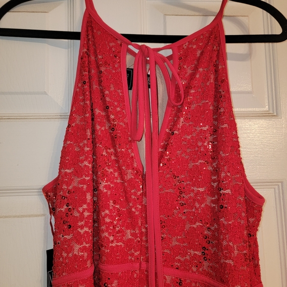 Gown - Picture 1 of 6